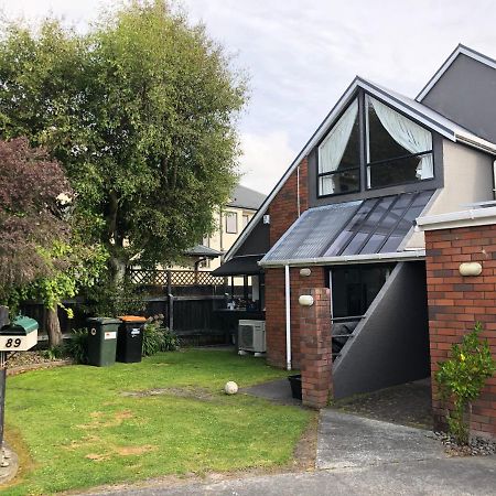 Warm On Waterloo Bed & Breakfast Palmerston North Exterior photo