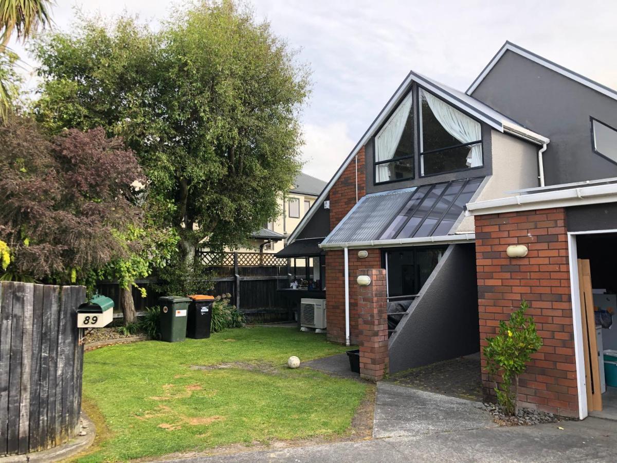 Warm On Waterloo Bed & Breakfast Palmerston North Exterior photo